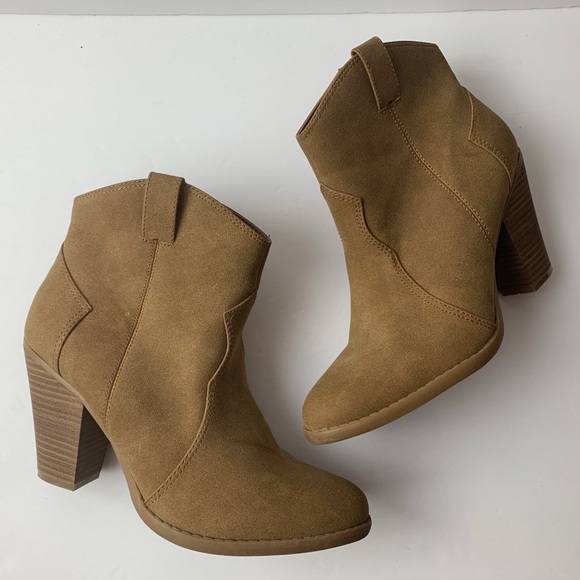 American Eagle Outfitters Shoes - American Eagle Outfitters Women’s Faux Suede Heel Booties, 10